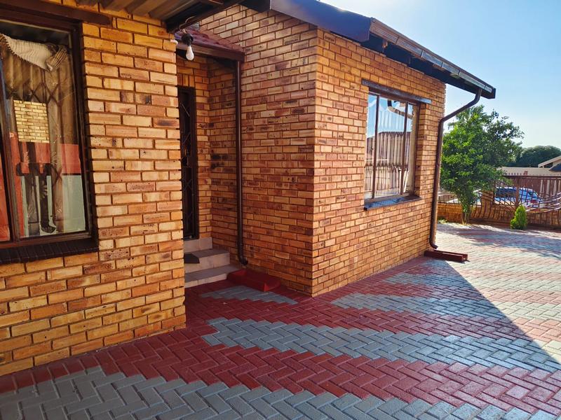 3 Bedroom Property for Sale in Geelhoutpark North West